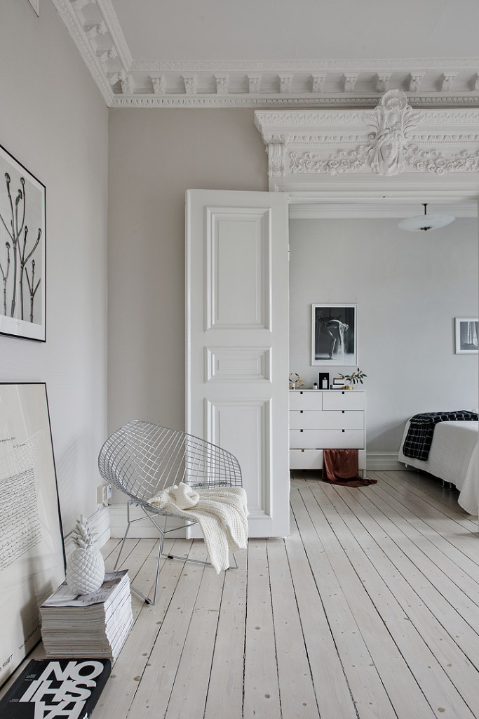 sekelskifteslägenhet, skinn soffa, skandinaviskt